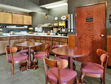 Super 8 By Wyndham Bowling Green Restaurace fotografie